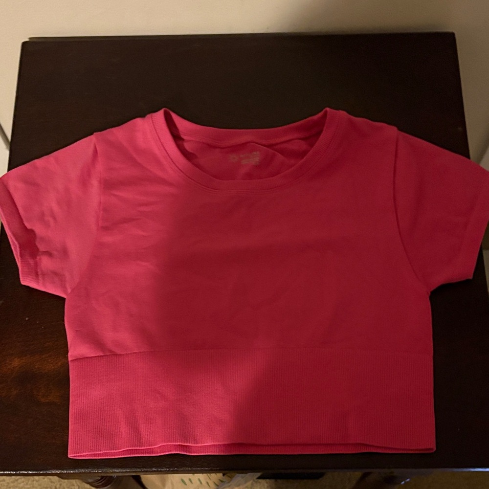 Aerie coral pink, crop top, offline by aerie, short sleeved